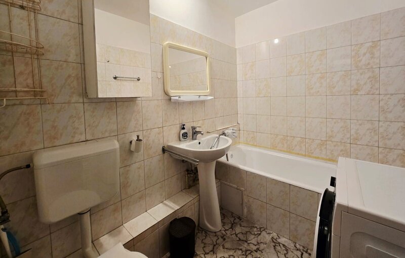 Calea Mosilor x Eminescu - aproape de Pizza Hut si metroul Obor la 7 min