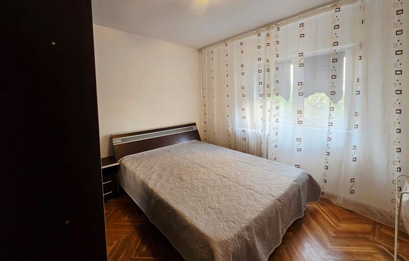 Calea Mosilor x Eminescu - aproape de Pizza Hut si metroul Obor la 7 min